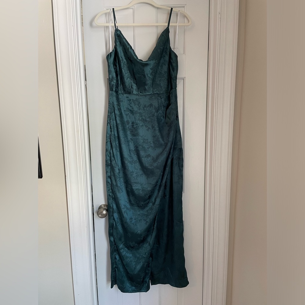 NWT Large, Lulus dress in emerald green with beautiful floral pattern